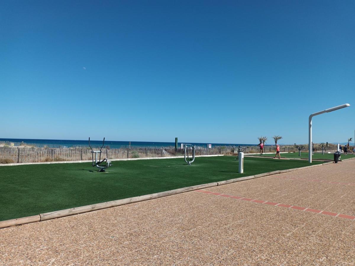 Le Victoria'S Beach Barcares - Parking Prive - Direct Plage - 5 Minutes A Pied Du Lydia - 3 Personnes Le Barcarès المظهر الخارجي الصورة