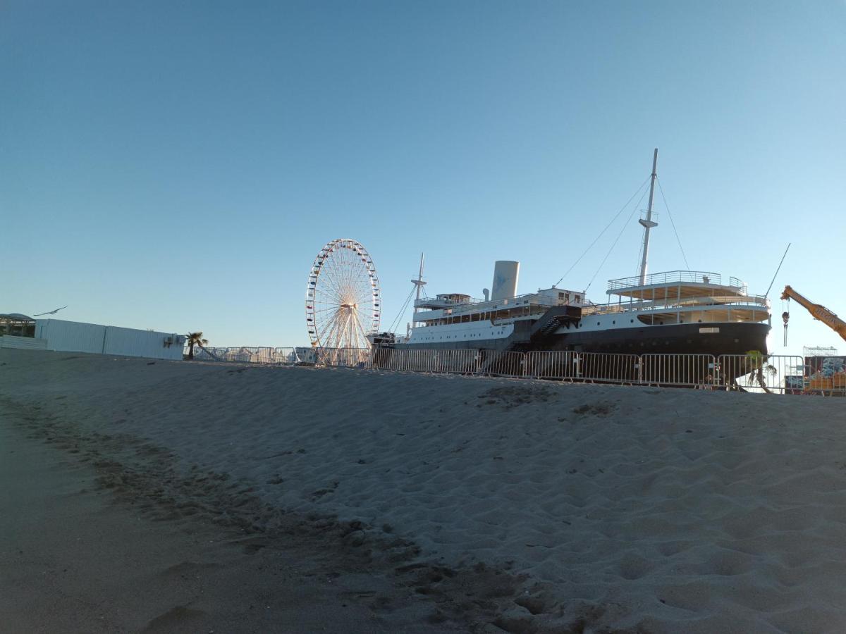 Le Victoria'S Beach Barcares - Parking Prive - Direct Plage - 5 Minutes A Pied Du Lydia - 3 Personnes Le Barcarès المظهر الخارجي الصورة